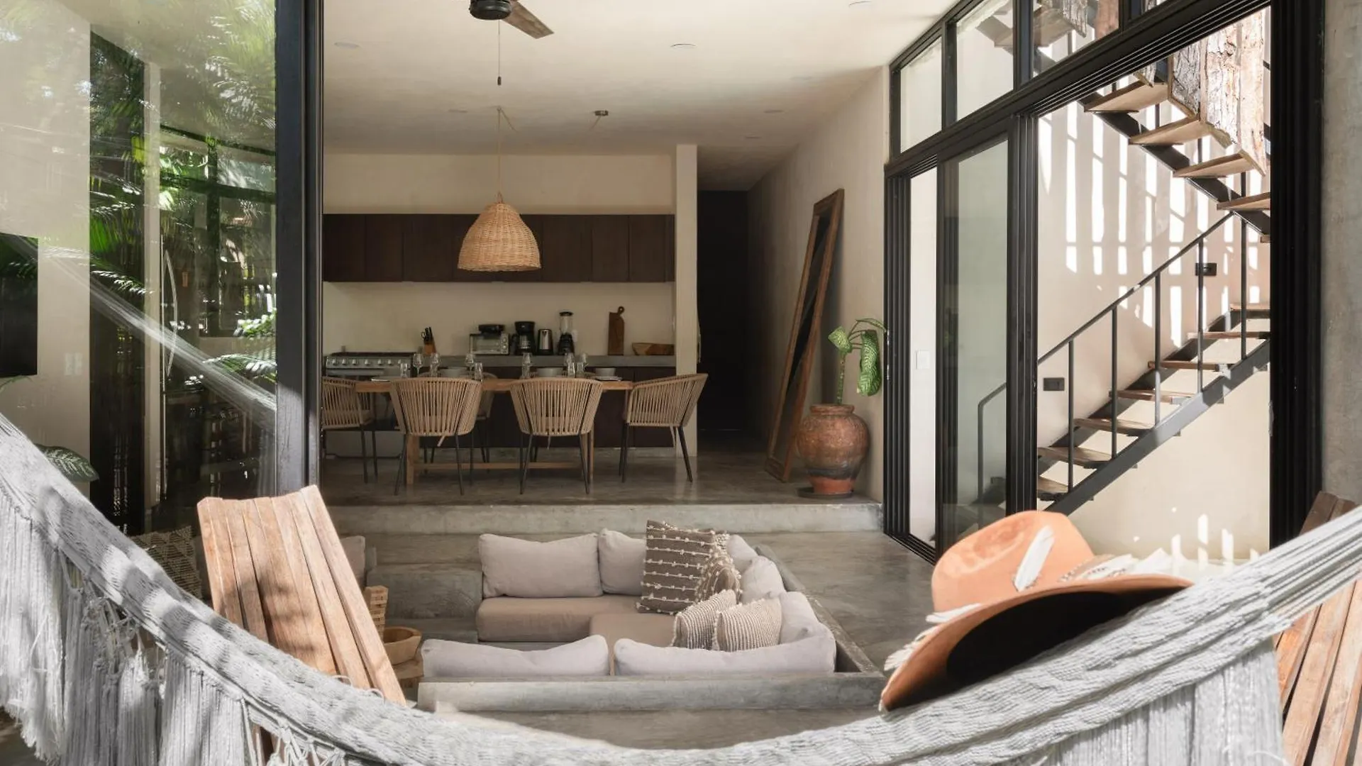 2 Tropical Bohemian Villas-2 Priv Pool-Bbq 3A-3B 툴룸